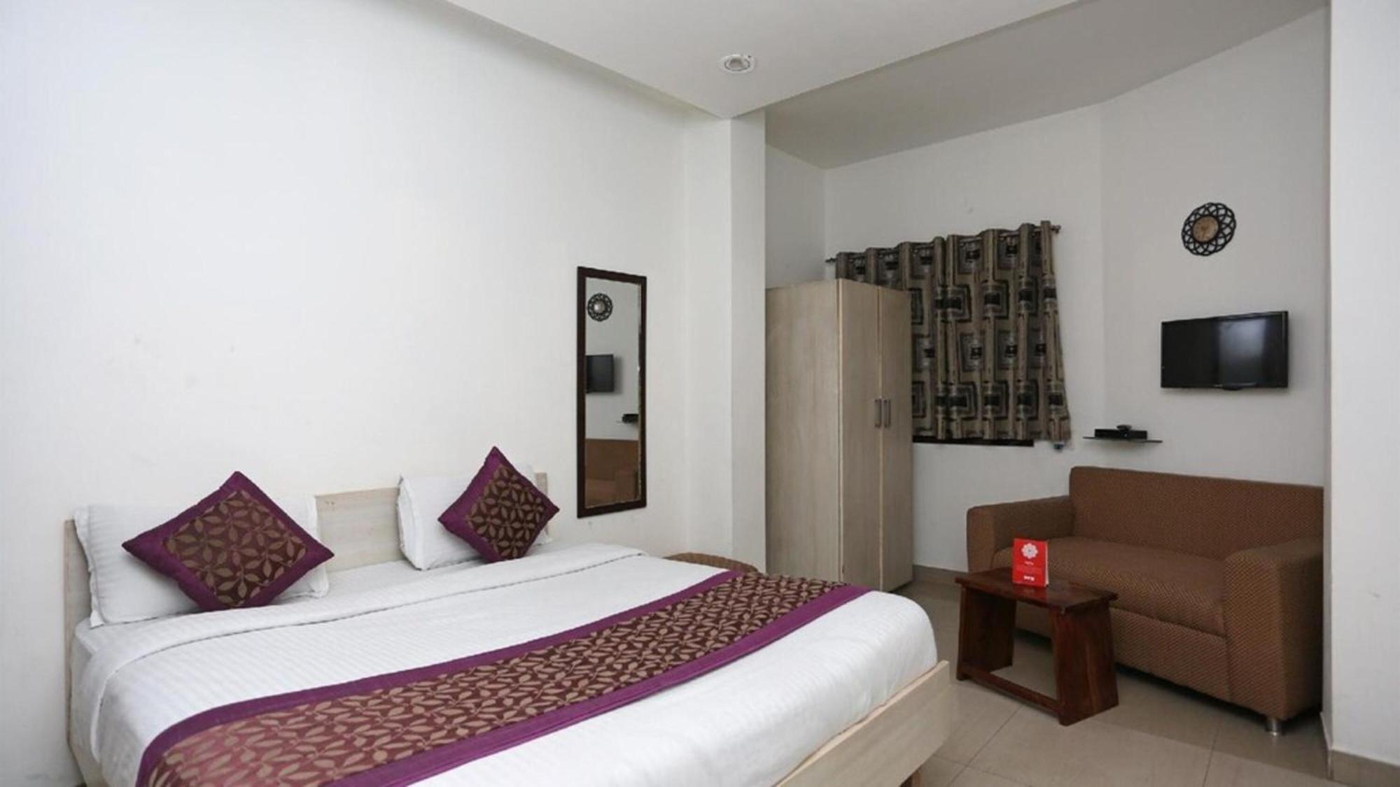 Deluxe Rooms In Jangpura 뉴델리 외부 사진