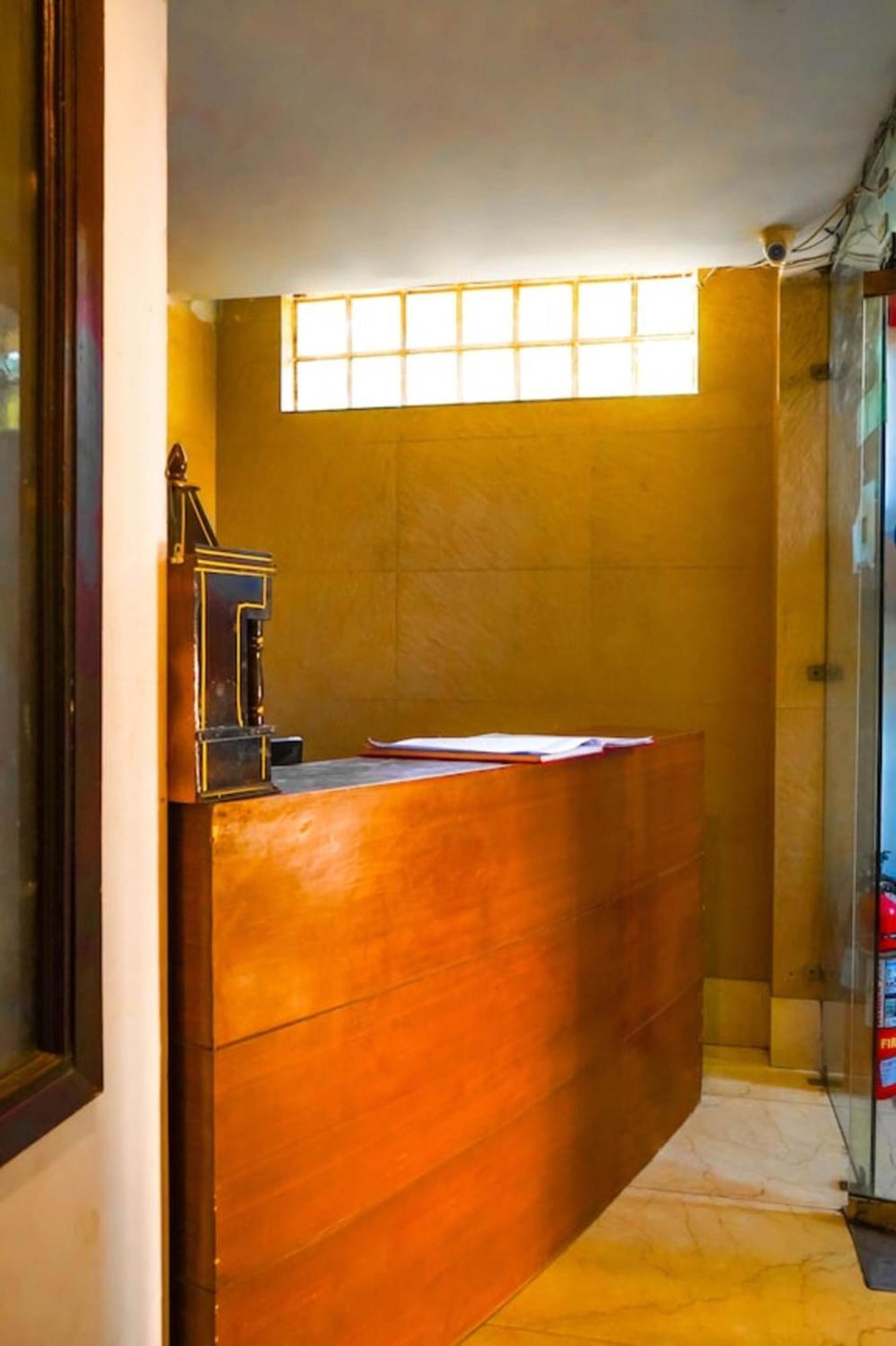 Deluxe Rooms In Jangpura 뉴델리 외부 사진