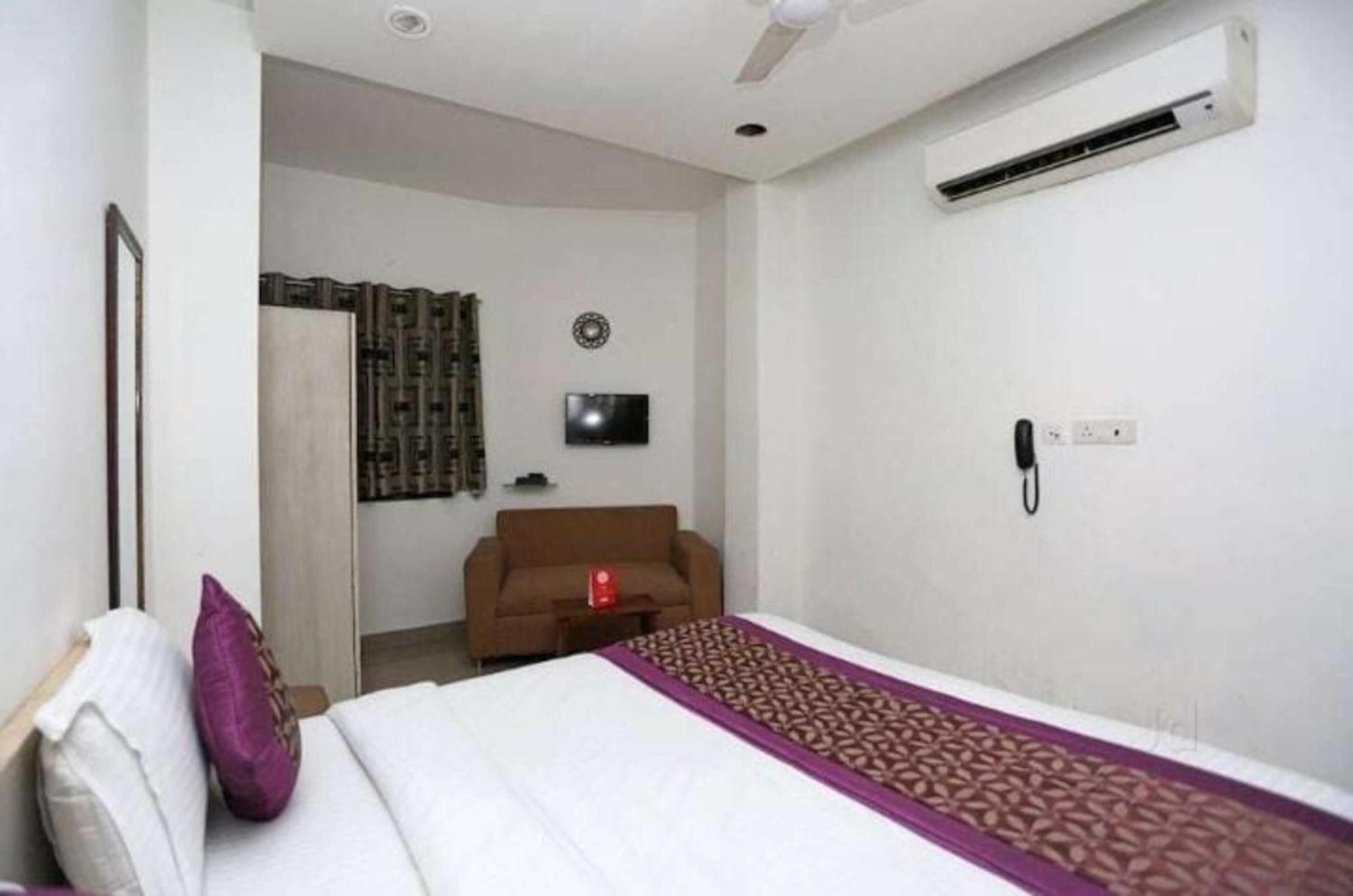Deluxe Rooms In Jangpura 뉴델리 외부 사진