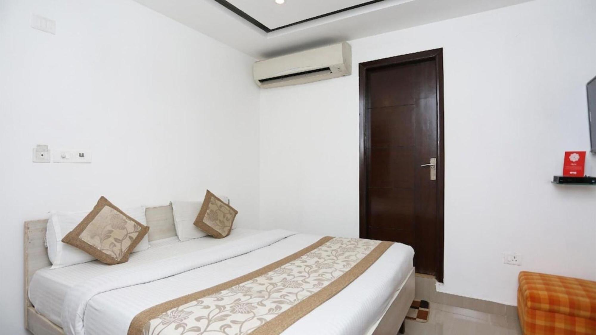Deluxe Rooms In Jangpura 뉴델리 외부 사진